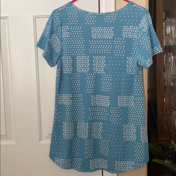 NWOT LuLaRoe Classic T - Picture 2 of 4